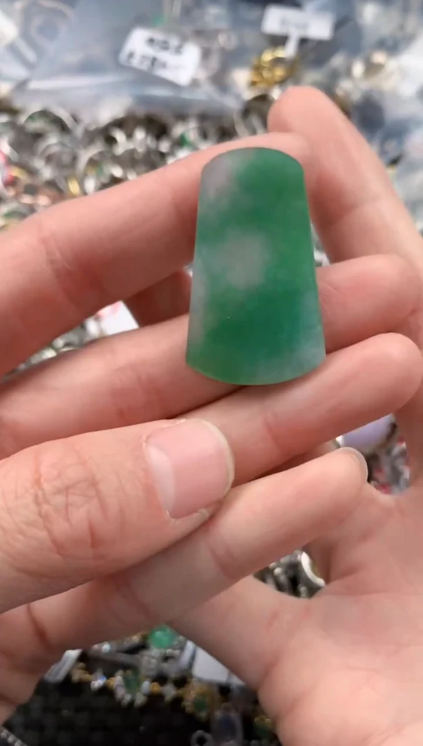 未镶嵌戒指翡翠111         8