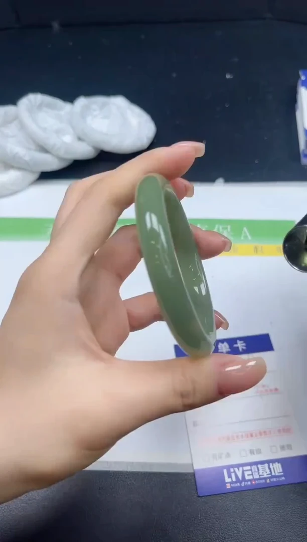 未镶嵌手镯石英质玉039-54
