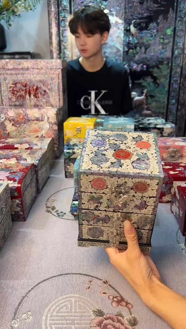 黑底紫边·弘贝雅螺钿漆器文化馆