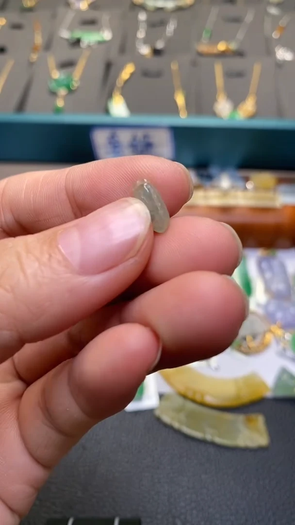 颈饰未镶嵌翡翠净货35076