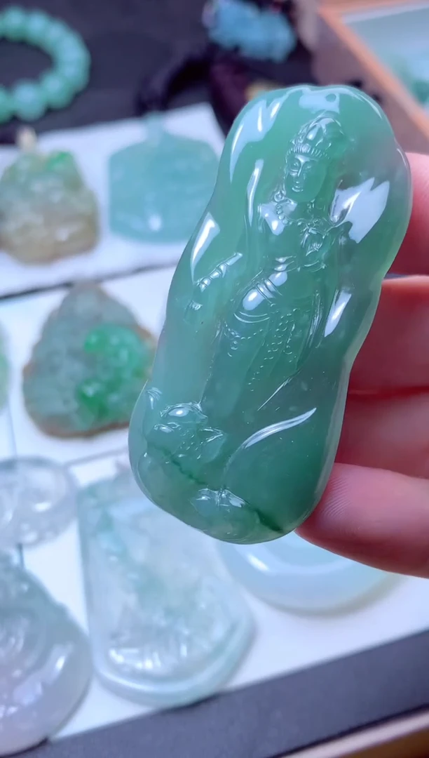 颈饰未镶嵌翡翠天然A货翡翠