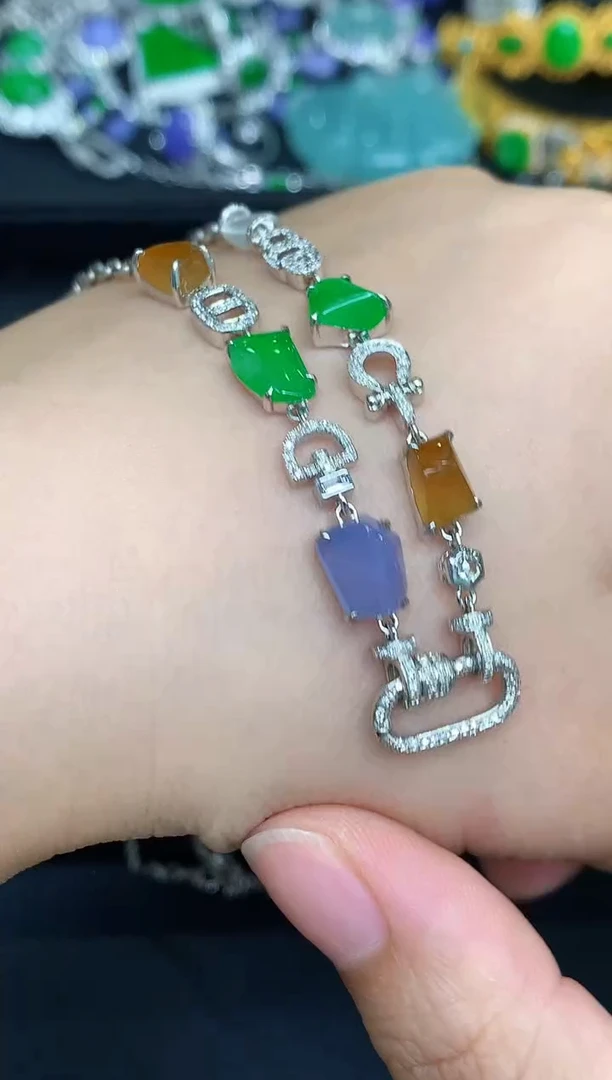 颈饰18K金镶嵌翡翠563-春日珠宝