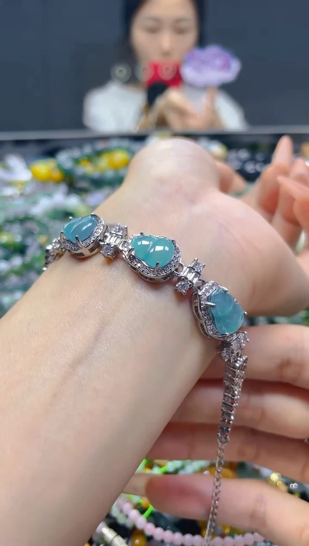 颈饰未镶嵌翡翠/T/翡翠A货，一件也是批发价