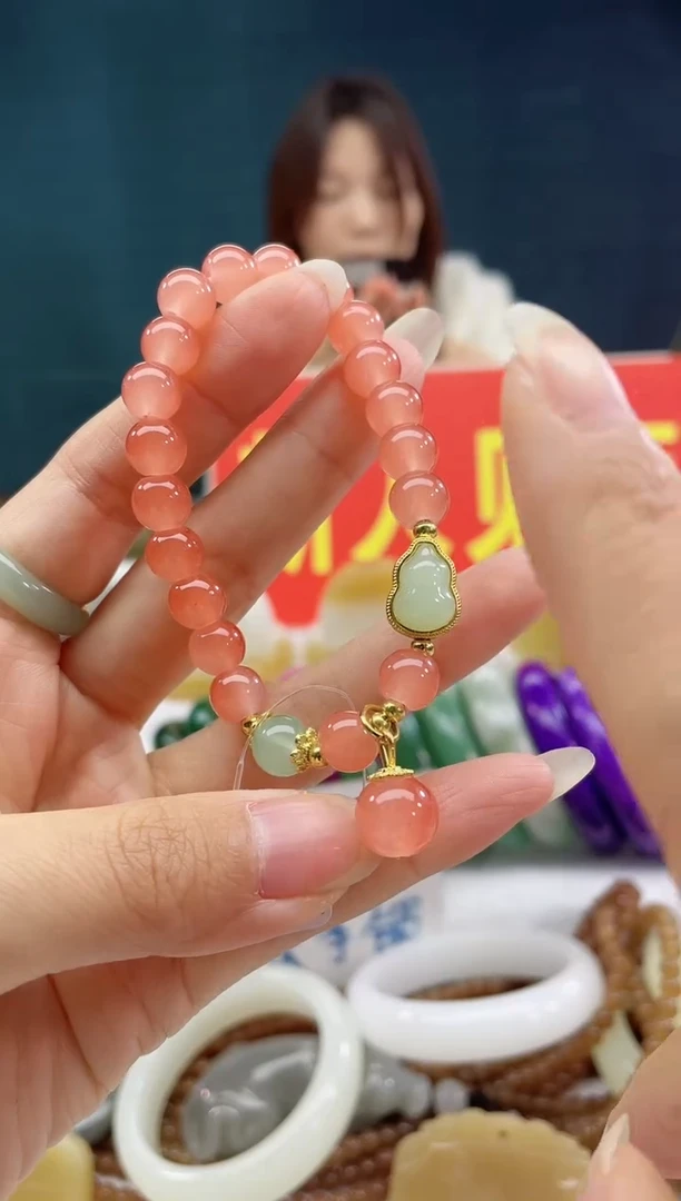 【闪购商品】石英质玉手链合金8