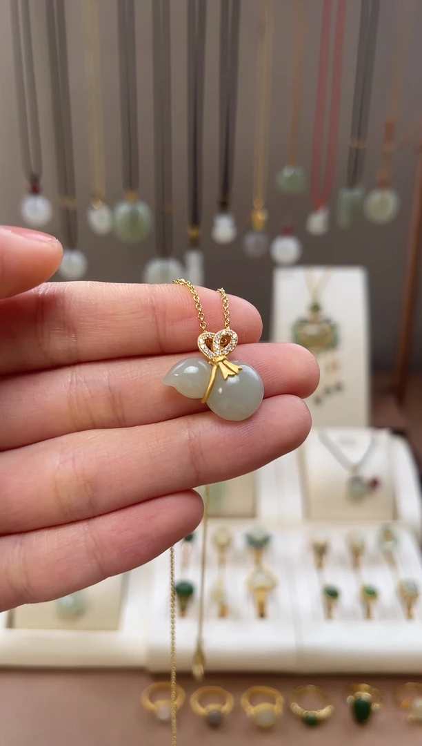 颈饰银S925镶嵌和田玉和田玉吊坠