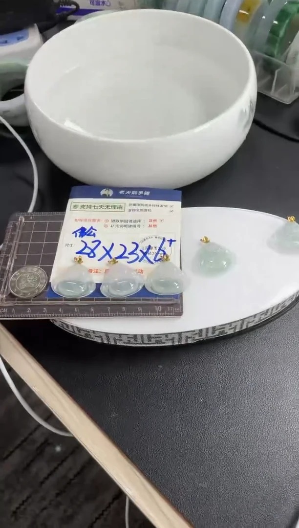 【闪购商品】翡翠挂件18K金镶嵌高货冰佛公配绳/多样性发其一CP
