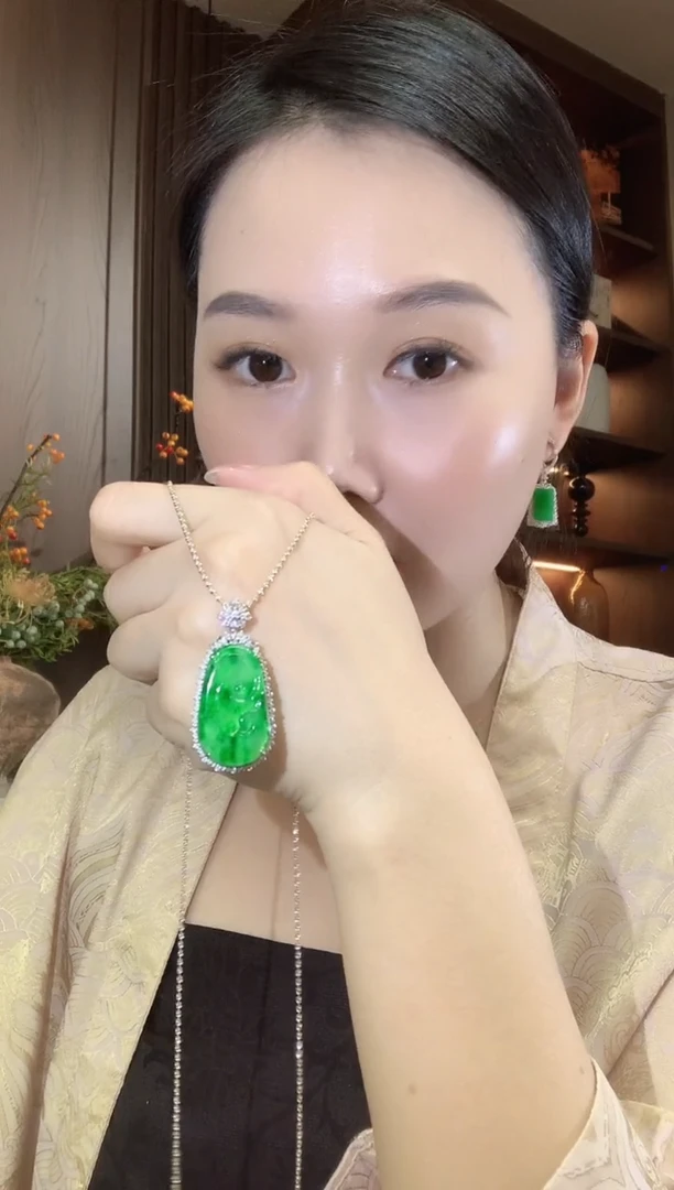 吊坠(不含链)18K金镶嵌翡翠c31