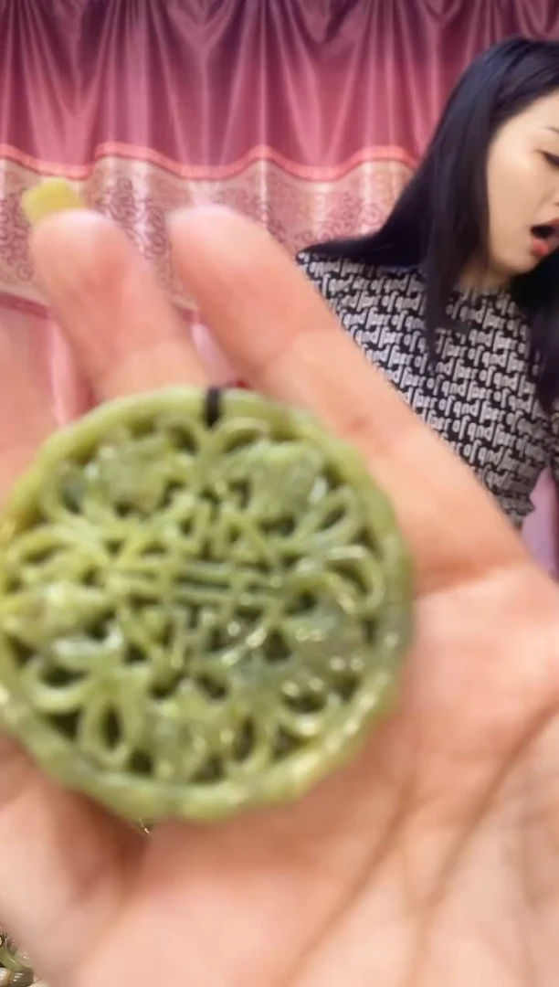 未镶嵌岫玉吊坠