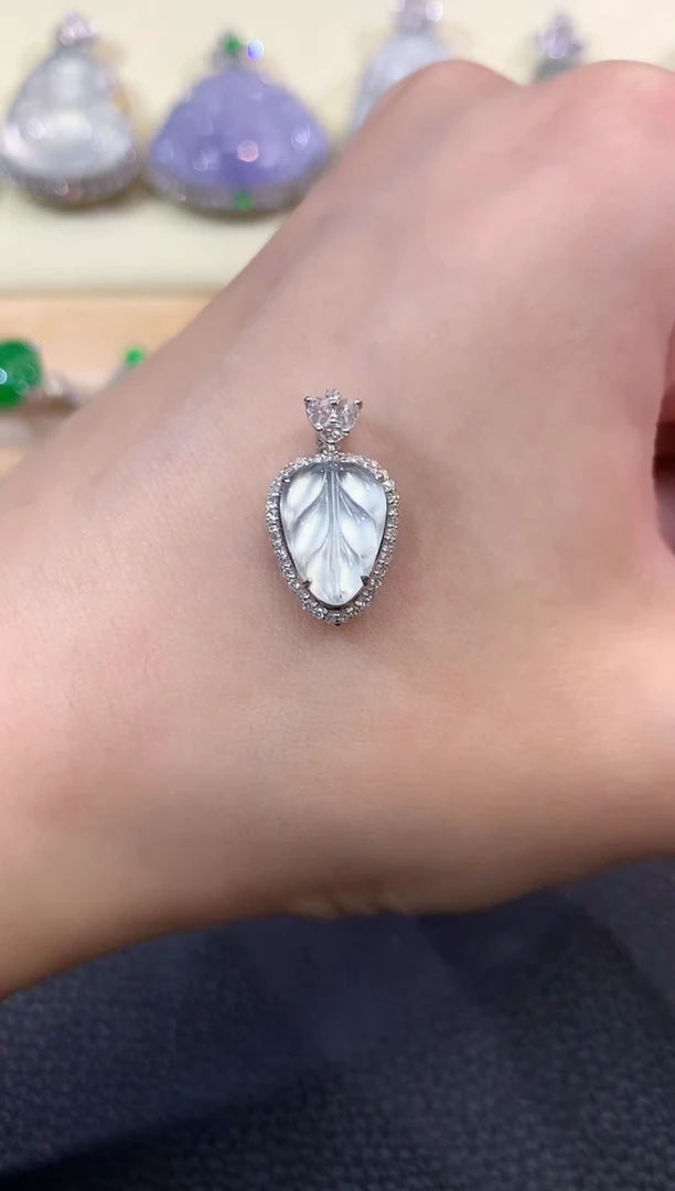 翡翠18K金镶嵌吊坠(不含链)夏日珠宝A42