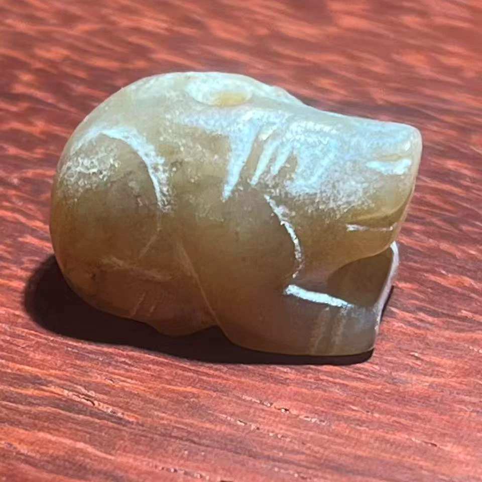 和田玉.玉牛配饰