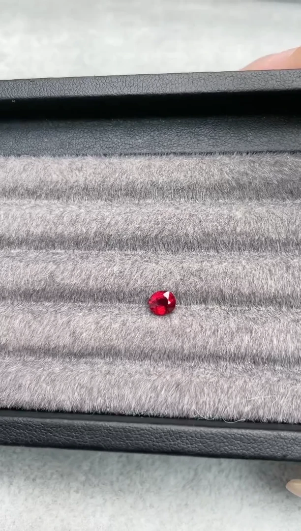 【闪购商品】红宝石裸石未镶嵌0.77ct无烧鸽血红吉尔德