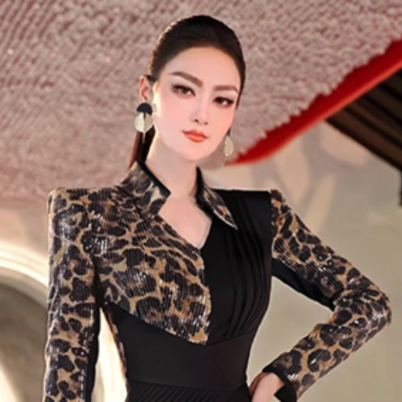 立秋欧美珠片豹纹拼接撞色长裙2025新款气质减龄不规则裙摆连衣裙