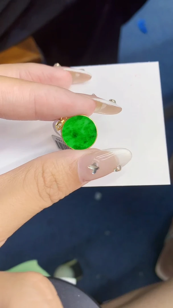 翡翠未镶嵌吊坠(不含链)1