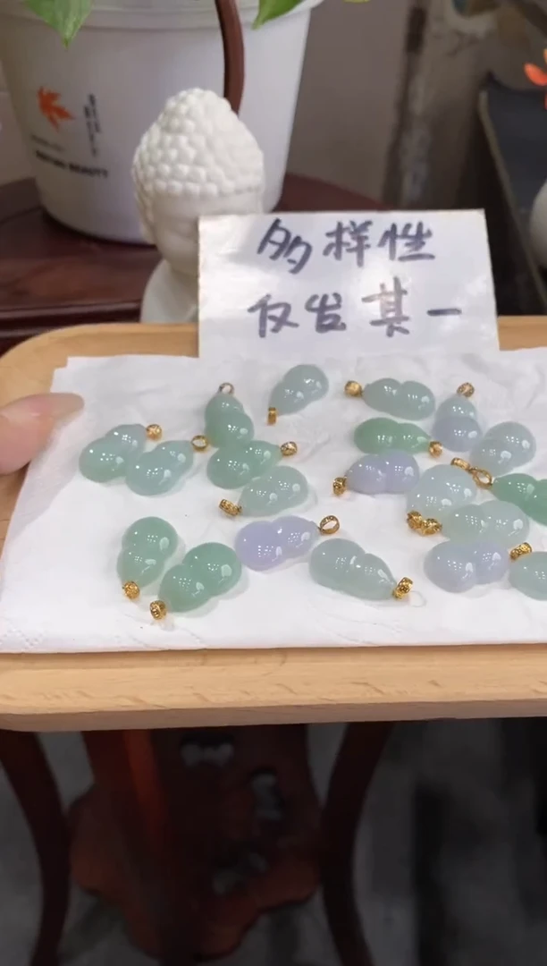 翡翠18K金镶嵌颈饰多样性仅发其一9508