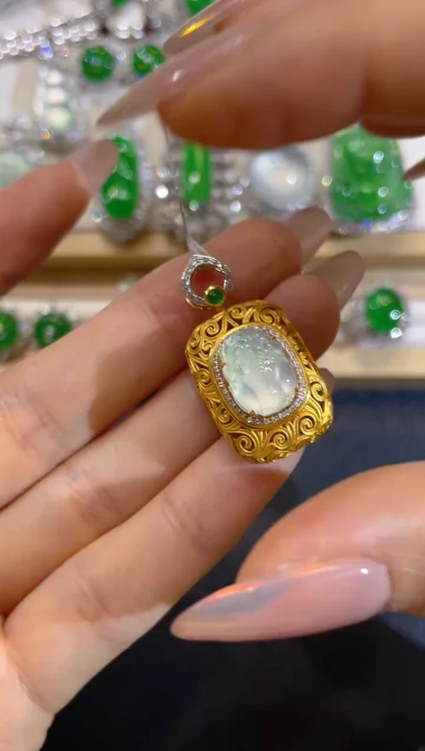 吊坠(不含链)18K金镶嵌翡翠团购1