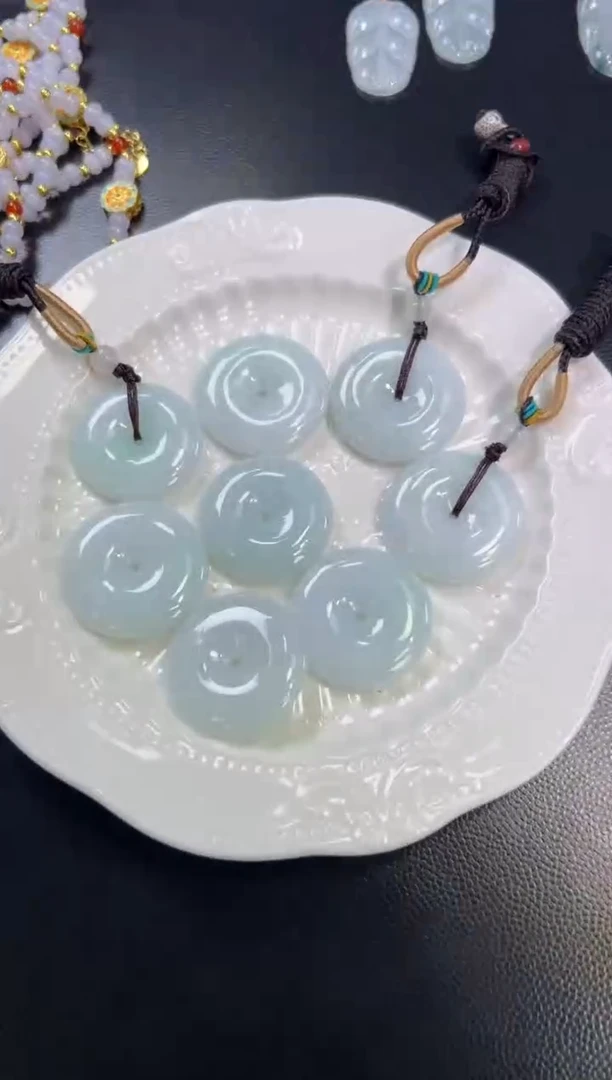 翡翠未镶嵌颈饰灵**?多样性发一件/配绳