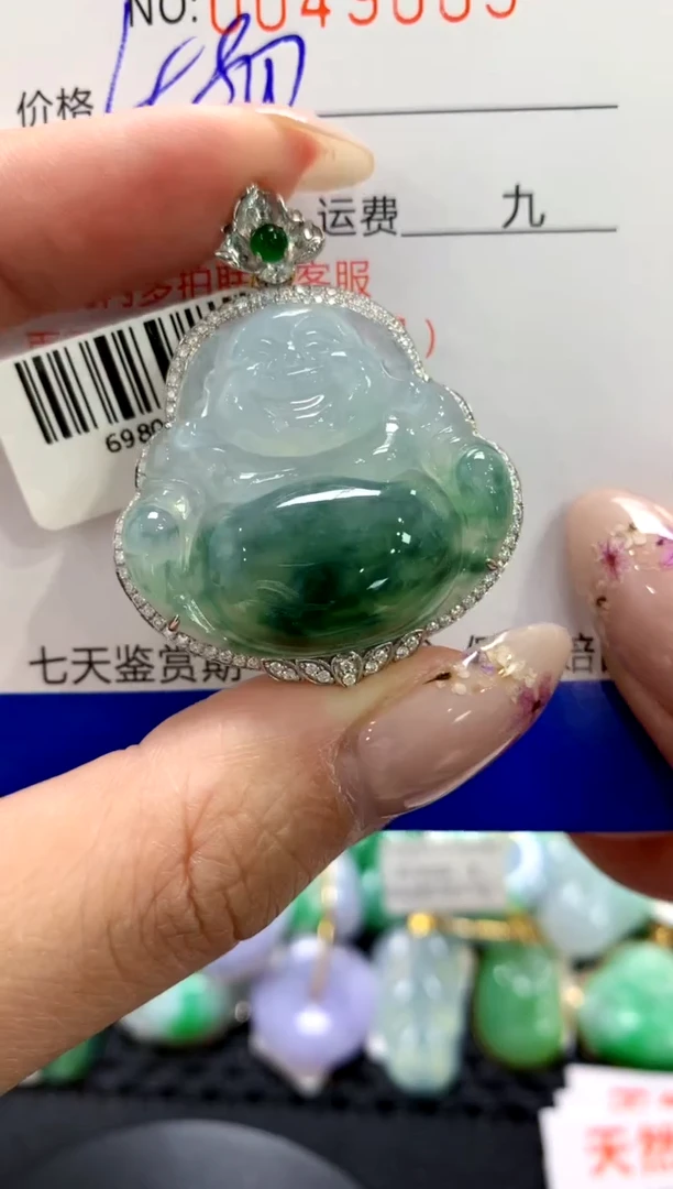 翡翠18K金镶嵌颈饰1111111111111111