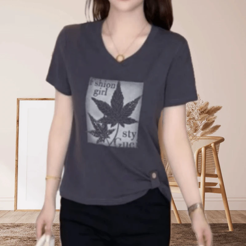 新款修身遮肉显瘦短袖T恤女夏V领小众印花高级设计感休闲百搭上衣