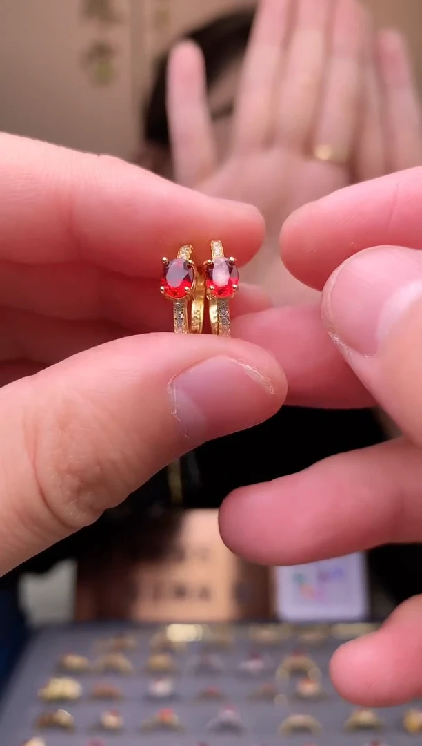 【闪购商品】蓝宝石耳饰银S925镶嵌耳饰