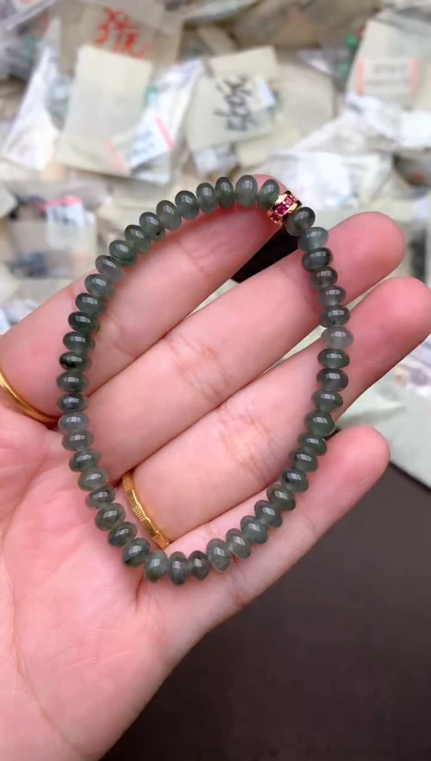 翡翠挂件未镶嵌—