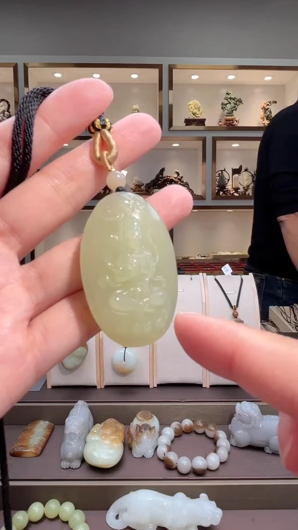 颈饰未镶嵌和田玉苏