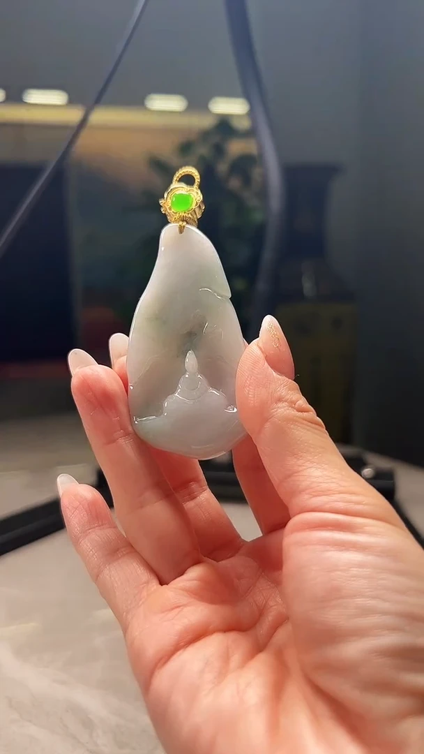 翡翠未镶嵌颈饰无相观音