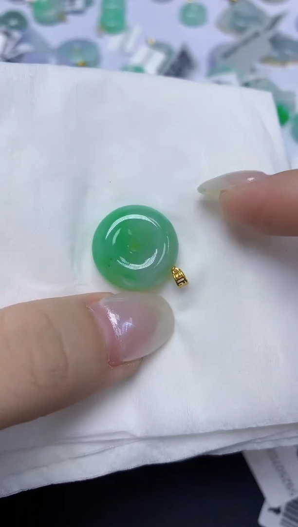 翡翠18K金镶嵌颈饰天然缅甸翡翠A货