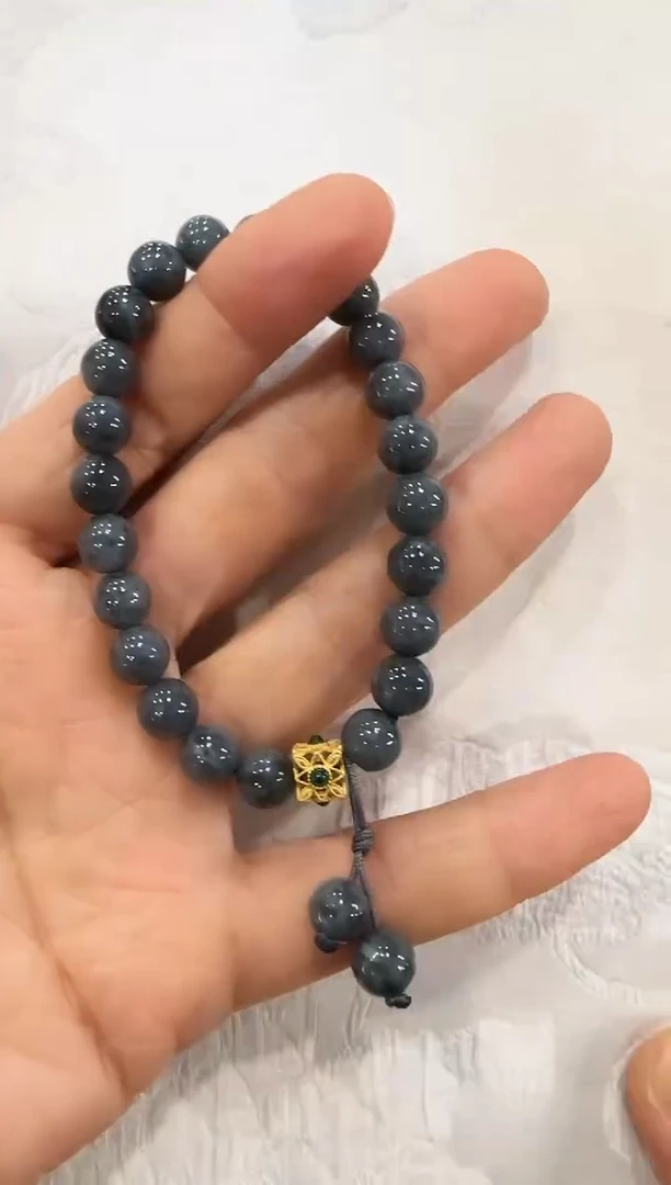 翡翠未镶嵌颈饰国风