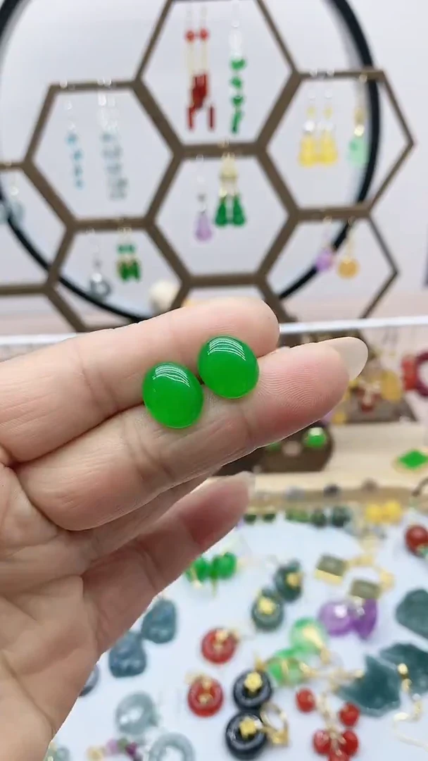 未镶嵌石英质玉（天山翠）耳钉59152