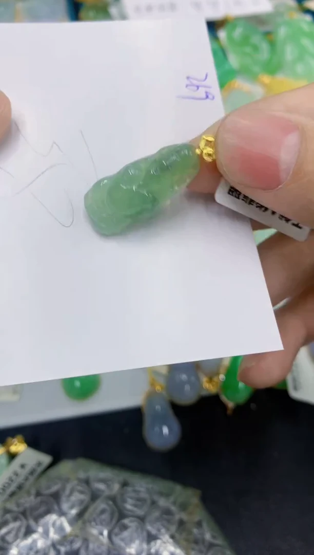 颈饰未镶嵌翡翠1111111111111