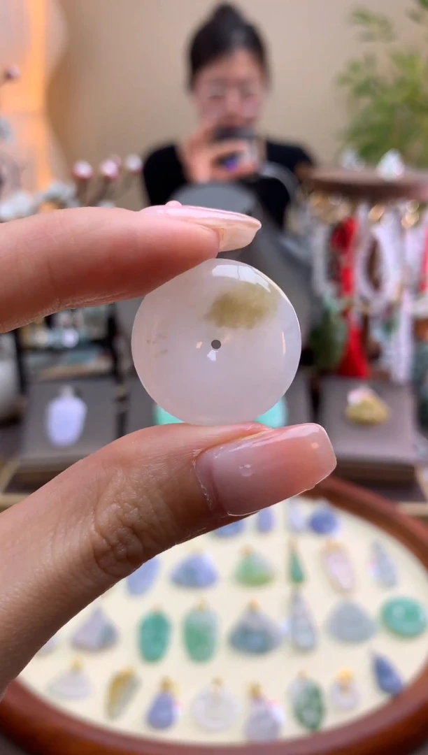 【闪购商品】翡翠颈饰未镶嵌平安扣