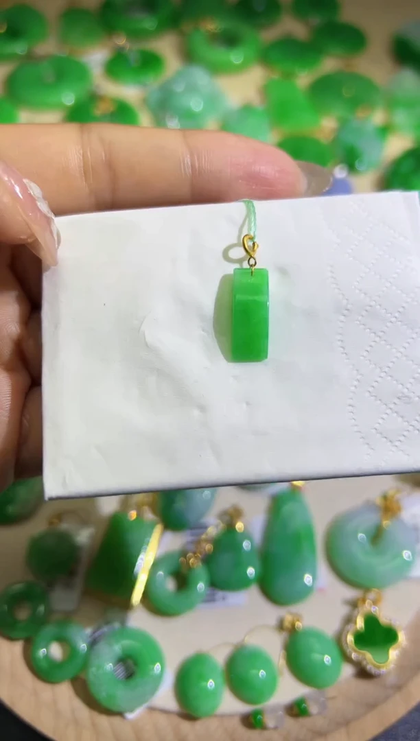 【闪购商品】翡翠颈饰18K金镶嵌Q缅料A货翡翠/支持复检/一件