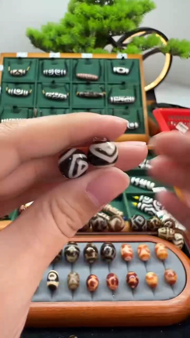 玛瑙/玉髓（覆膜）颈饰未镶嵌7.（微瑕随机发货）