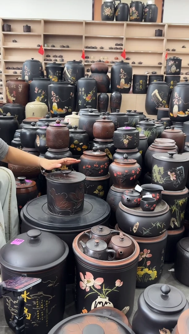 罐瑕疵茶叶罐  小五饼荷花   397