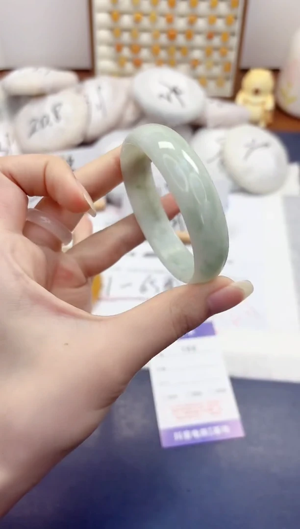 石英质玉手镯未镶嵌166-翠玉-圈口56