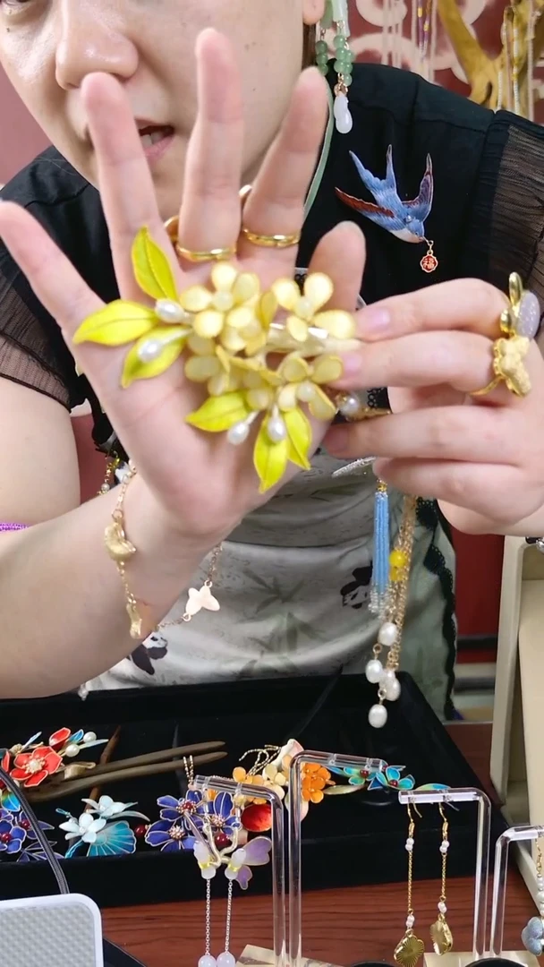 刺绣纯手工绒花边夹