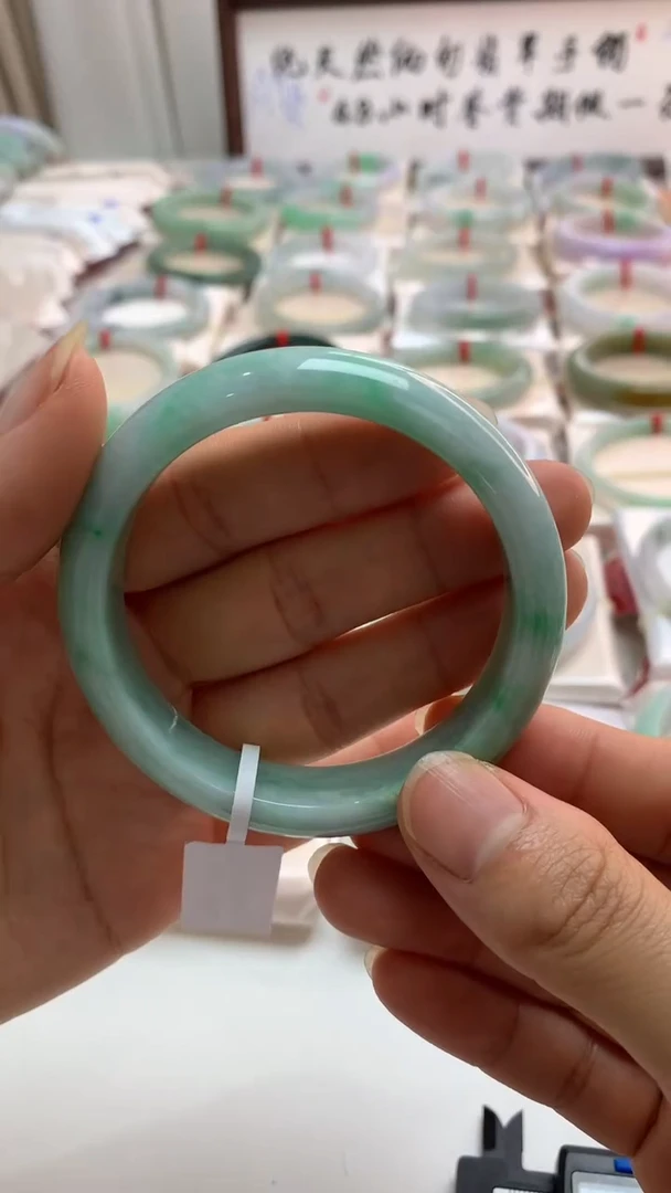 未镶嵌手镯翡翠55带色