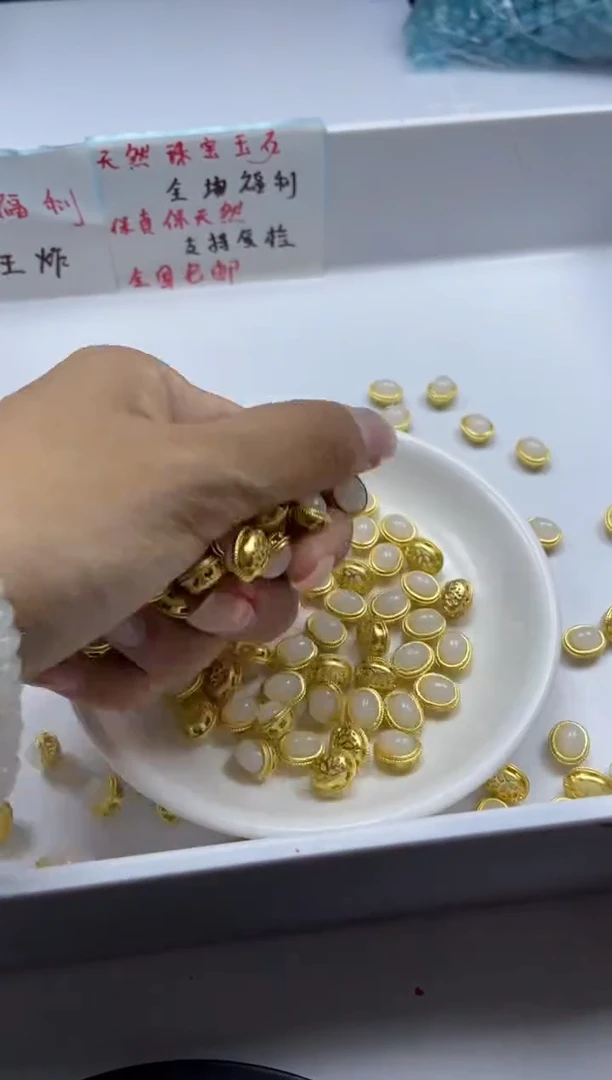 颈饰银S800镶嵌和田玉x1324白玉随形珠*3