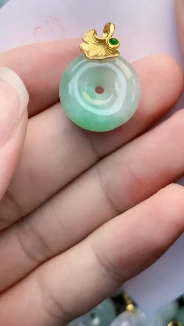 翡翠未镶嵌吊坠(不含链)1
