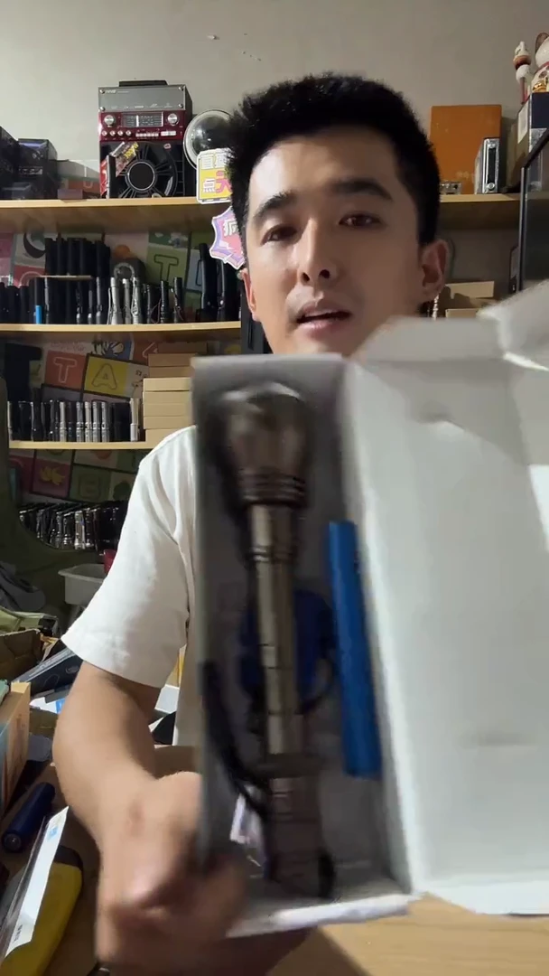 双童合金棕色大手电3207