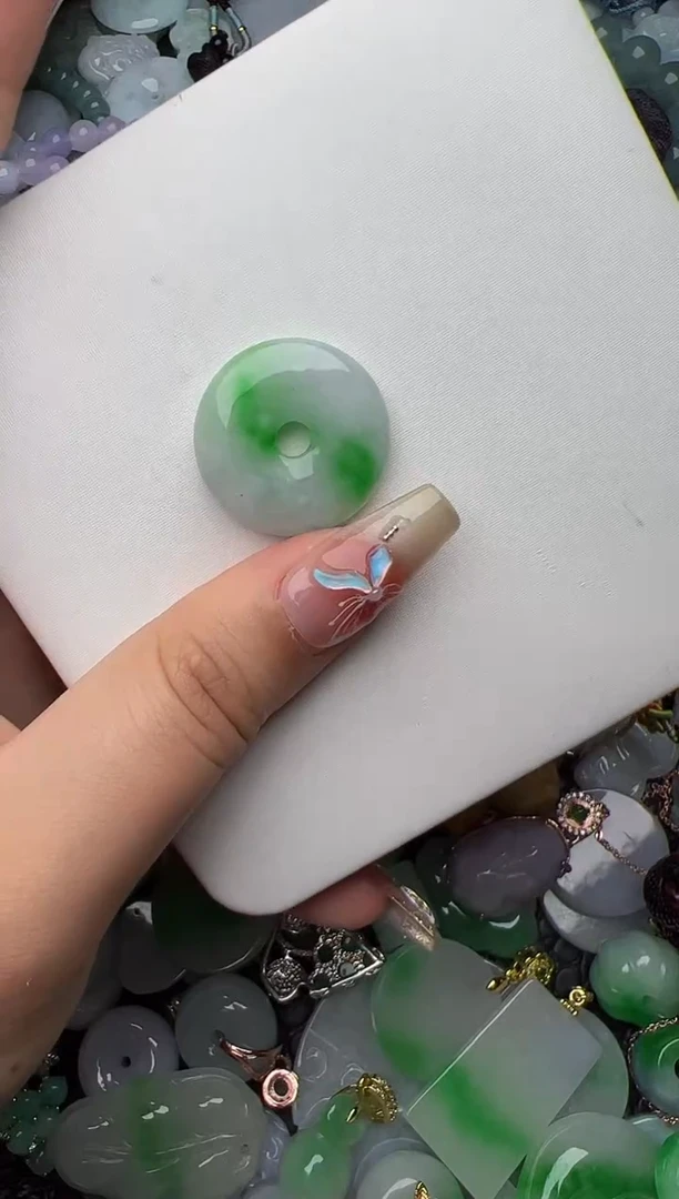 翡翠未镶嵌颈饰天然缅甸翡翠吊坠