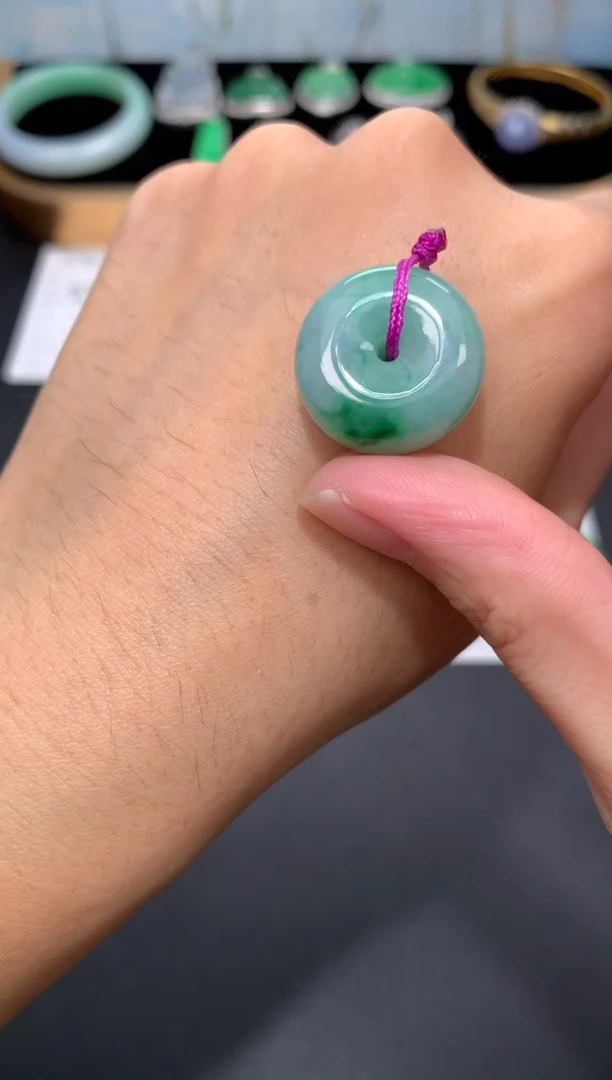 未镶嵌定制翡翠48小时鉴赏期 退货不扣服务费