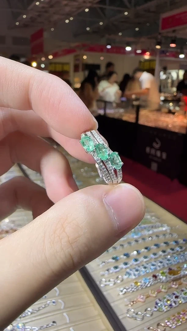 银S925镶嵌戒指祖母绿3*6mm设计款