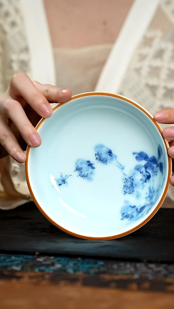 见珊蔚伊福器壶承