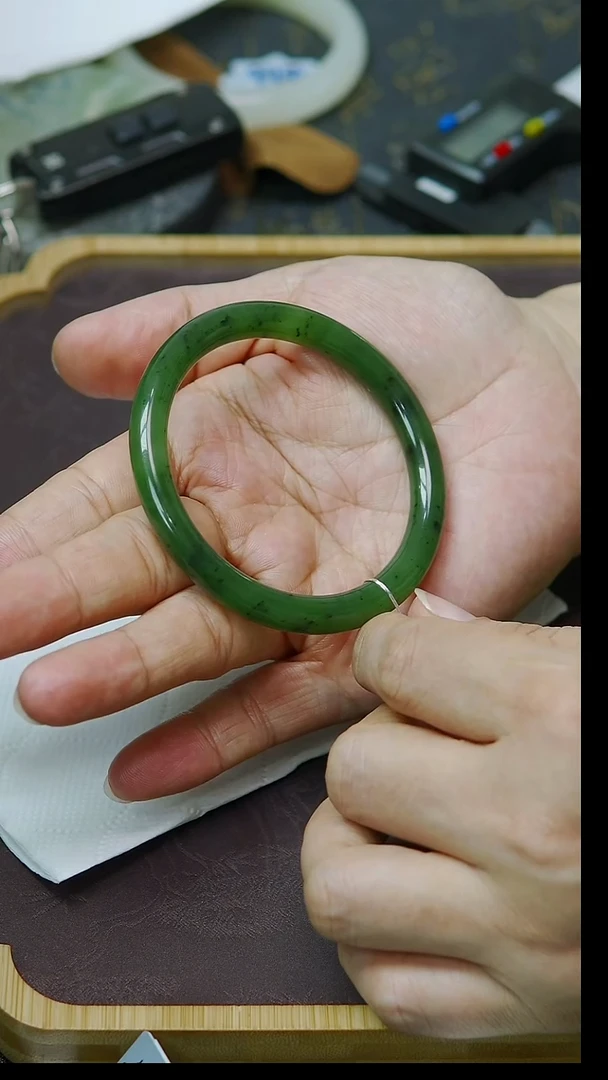 未镶嵌手镯和田玉57圈口  碧玉圆条手镯
