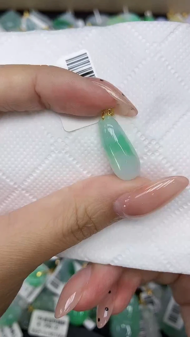 颈饰18K金镶嵌翡翠11111111111