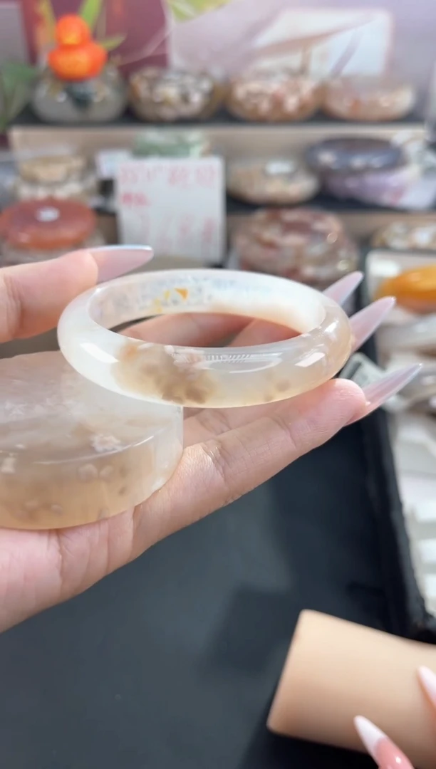 未镶嵌手镯石英质玉55