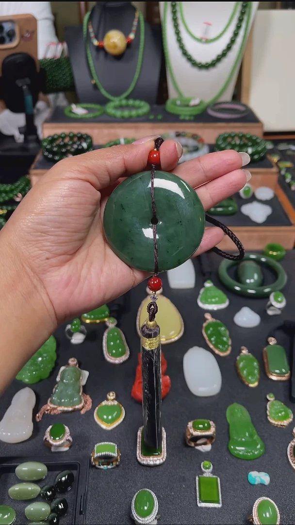 颈饰未镶嵌和田玉（碧玉）镯心料大平安扣车挂手把款