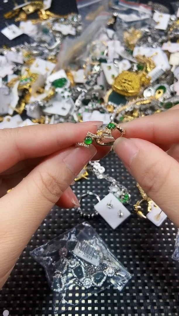 翡翠未镶嵌耳饰1111111111