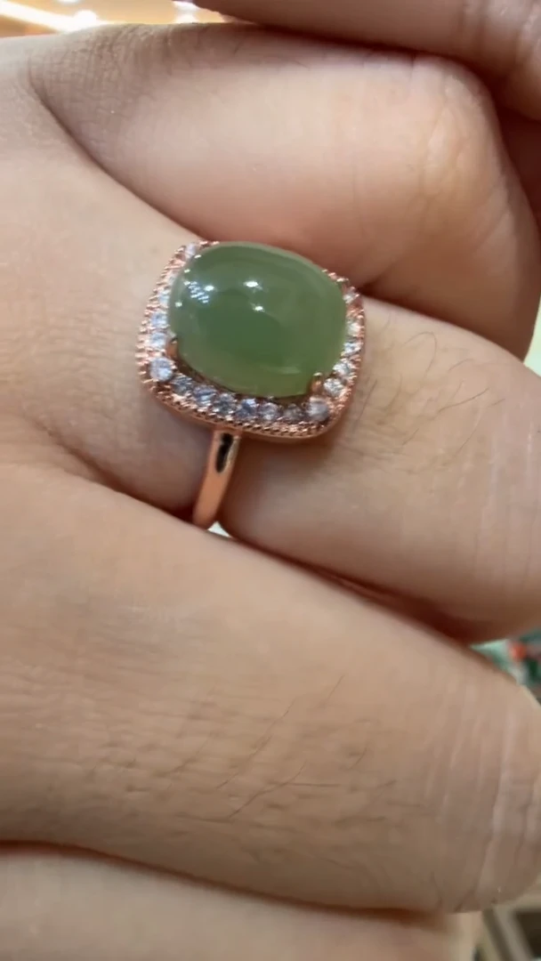 颈饰未镶嵌和田玉戒指